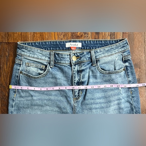 ARULA High Rise Kick Flare Cropped Jean with Raw Hem in Medium Wash Size 10 - Picture 8 of 11